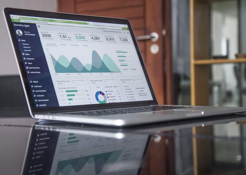 SEO vs. SEA : Lequel est Vraiment Nécessaire pour Votre Commerce Local à Paris ?